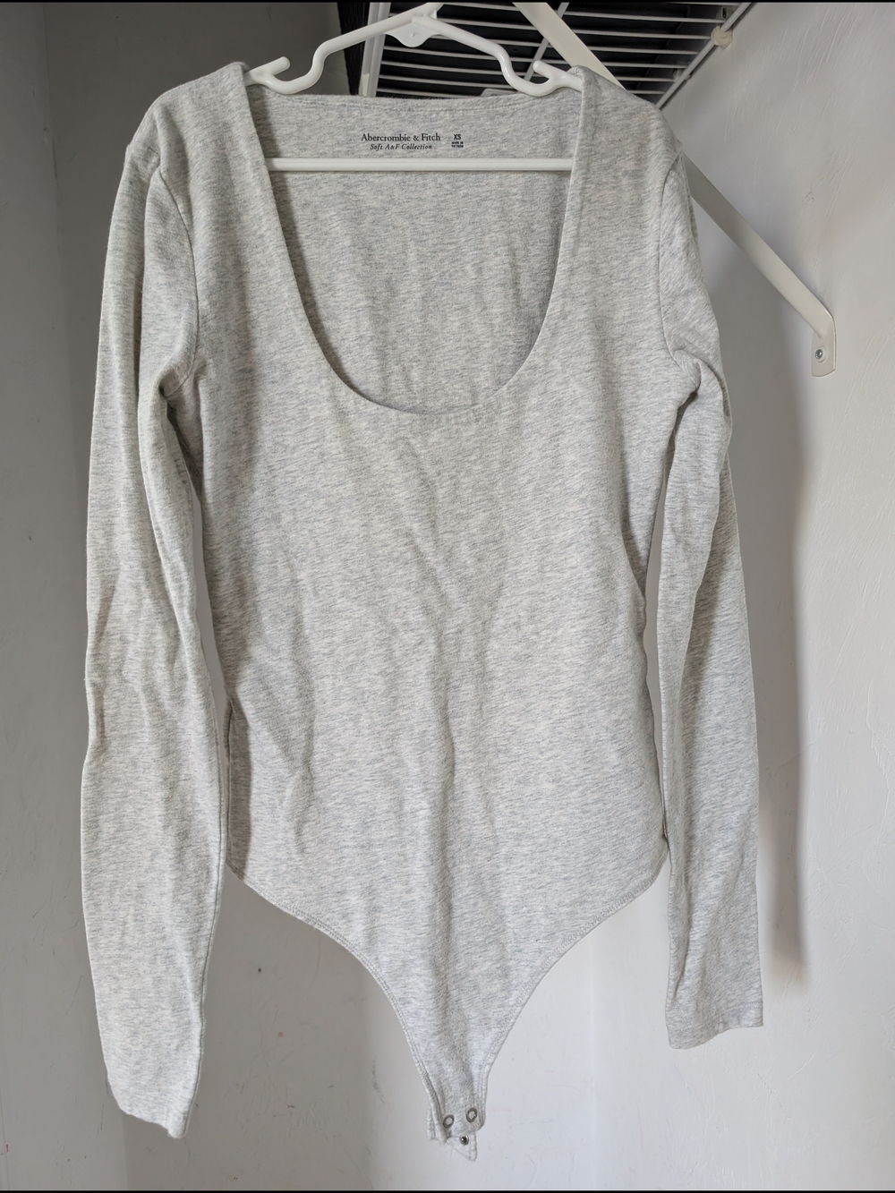 Abercrombie & Fitch Light Heather Gray Scoop Neck Long-Sleeve Bodysuit